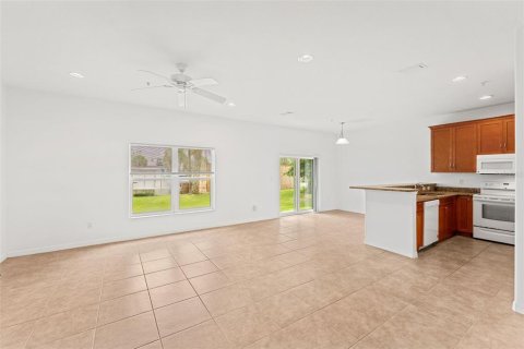 Townhouse in Cocoa Beach, Florida 3 bedrooms, 145.48 sq.m. № 2259146 - photo 11