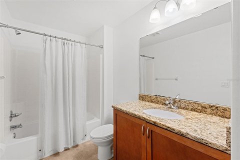 Townhouse in Cocoa Beach, Florida 3 bedrooms, 145.48 sq.m. № 2259146 - photo 24