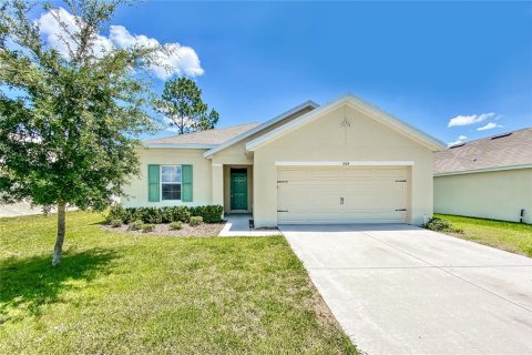 Casa en alquiler en Spring Hill, Florida, 3 dormitorios, 149.29 m2 № 1905893 - foto 1