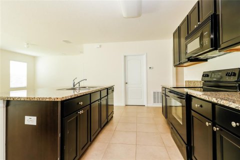 Casa en alquiler en Spring Hill, Florida, 3 dormitorios, 149.29 m2 № 1905893 - foto 6