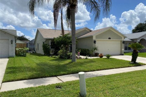 House in Brandon, Florida 3 bedrooms, 127.18 sq.m. № 1789382 - photo 3