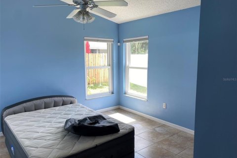 House in Brandon, Florida 3 bedrooms, 127.18 sq.m. № 1789382 - photo 5