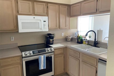 House in Brandon, Florida 3 bedrooms, 127.18 sq.m. № 1789382 - photo 16