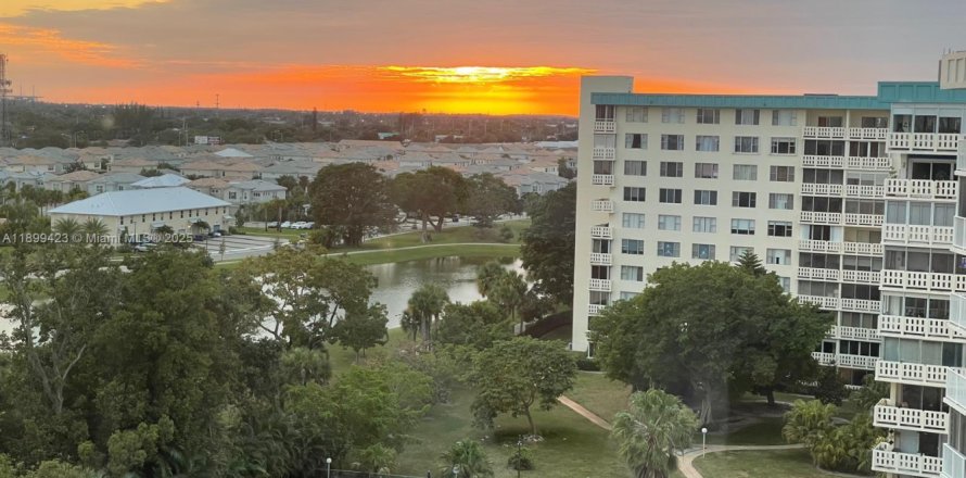 Condo in Hollywood, Florida, 2 bedrooms  № 2081643