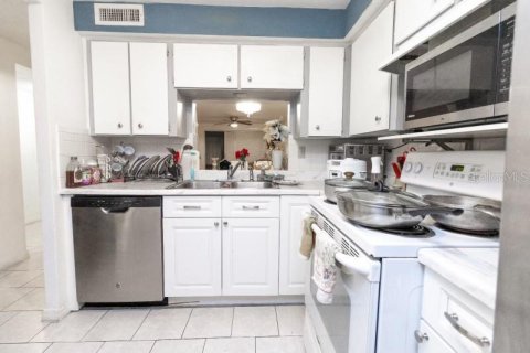 Adosado en alquiler en New Port Richey, Florida, 2 dormitorios, 77.2 m2 № 1559064 - foto 3