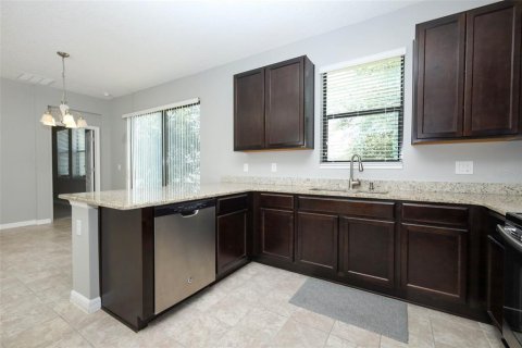 Villa ou maison à vendre à Groveland, Floride: 4 chambres, 162.02 m2 № 2235492 - photo 3