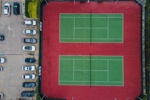 Condo in Hallandale Beach, Florida, 1 bedroom  № 1965697 - photo 24