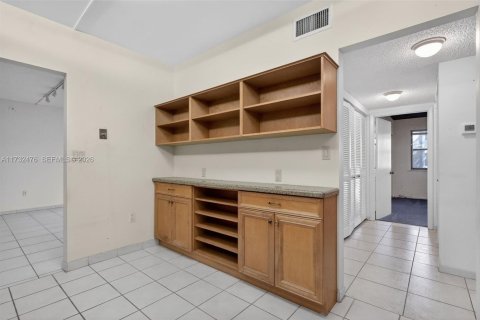 Купить кондоминиум в Майами, Флорида 2 спальни, 132.66м2, № 2055025 - фото 11