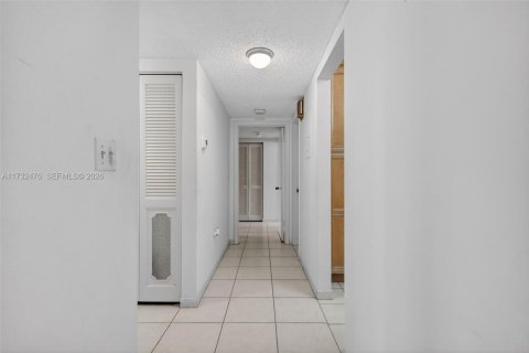 Купить кондоминиум в Майами, Флорида 2 спальни, 132.66м2, № 2055025 - фото 12