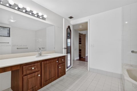 Купить кондоминиум в Майами, Флорида 2 спальни, 132.66м2, № 2055025 - фото 20