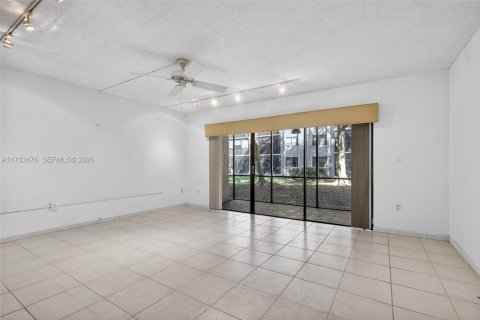 Купить кондоминиум в Майами, Флорида 2 спальни, 132.66м2, № 2055025 - фото 7