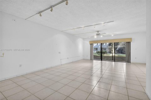 Купить кондоминиум в Майами, Флорида 2 спальни, 132.66м2, № 2055025 - фото 4