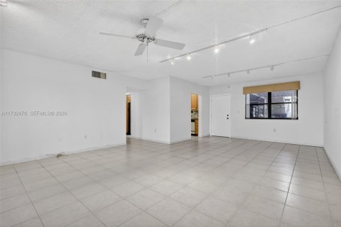 Купить кондоминиум в Майами, Флорида 2 спальни, 132.66м2, № 2055025 - фото 5