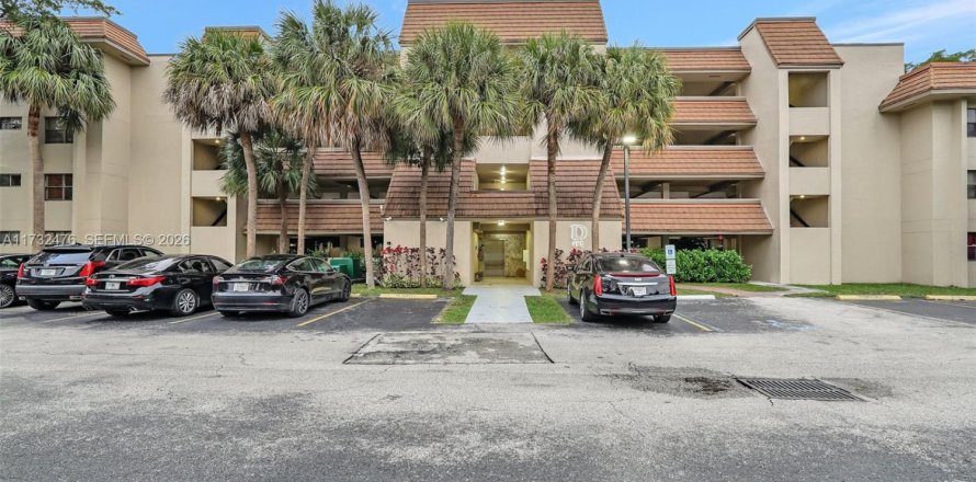 Кондоминиум с 2 спальнями в Майами, Флорида № 2055025