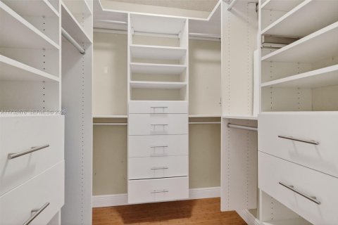 Купить кондоминиум в Майами, Флорида 2 спальни, 132.66м2, № 2055025 - фото 16