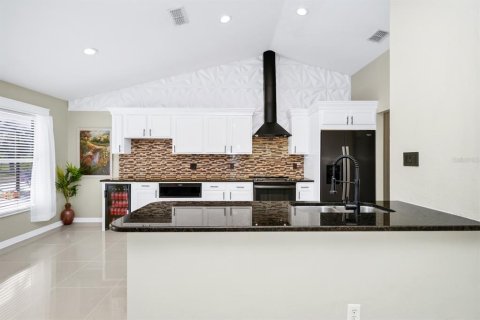 House in Eustis, Florida 4 bedrooms, 232.26 sq.m. № 1652048 - photo 12