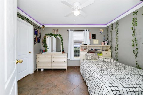 House in Eustis, Florida 4 bedrooms, 232.26 sq.m. № 1652048 - photo 26