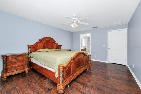 House in Eustis, Florida 4 bedrooms, 232.26 sq.m. № 1652048 - photo 20