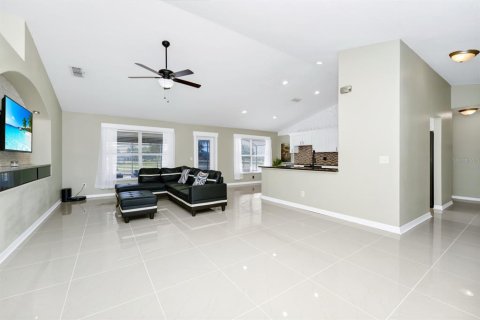 House in Eustis, Florida 4 bedrooms, 232.26 sq.m. № 1652048 - photo 7