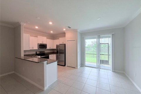 Touwnhouse à louer à Zephyrhills, Floride: 3 chambres, 154.78 m2 № 2414901 - photo 3