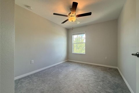 Touwnhouse à louer à Zephyrhills, Floride: 3 chambres, 154.78 m2 № 2414901 - photo 12