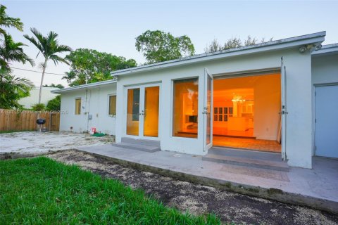 Снять в аренду виллу или дом в Ки-Бискейн, Флорида 3 спальни, 130.34м2, № 1979573 - фото 10