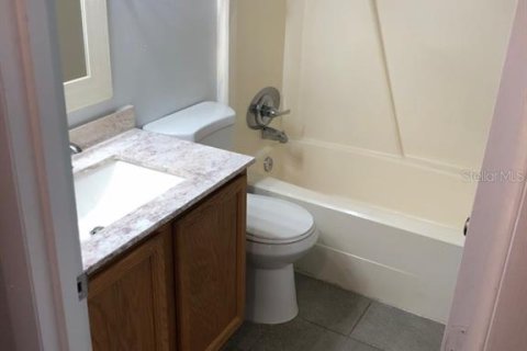 Condo in Gainesville, Florida, 2 bedrooms  № 2211281 - photo 9