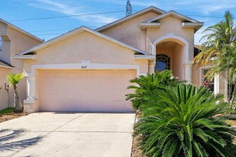 Villa ou maison à Riverview, Floride 4 chambres, 166.95 m2 № 2420524