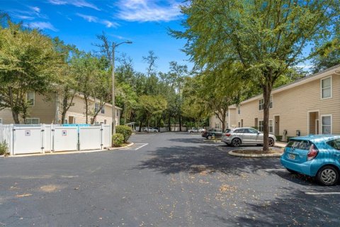 Condo in Gainesville, Florida, 2 bedrooms № 2210321 - photo 4