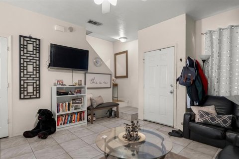 Condo in Gainesville, Florida, 2 bedrooms № 2210321 - photo 10
