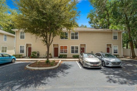 Condominio en Gainesville, Florida, 2 dormitorios  № 2210321