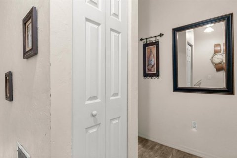 Condo in Gainesville, Florida, 2 bedrooms № 2210321 - photo 17