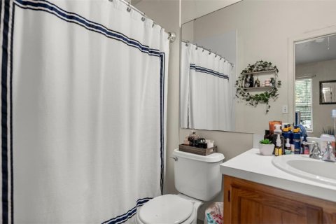 Condo in Gainesville, Florida, 2 bedrooms № 2210321 - photo 25