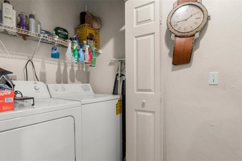 Condo in Gainesville, Florida, 2 bedrooms № 2210321 - photo 18