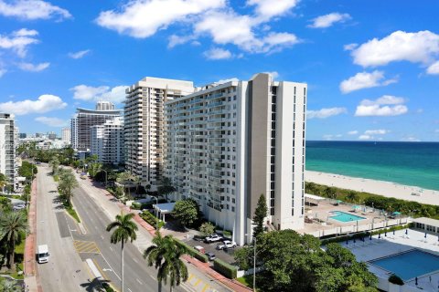 Condo in Miami Beach, Florida, 1 bedroom  № 2288765 - photo 8