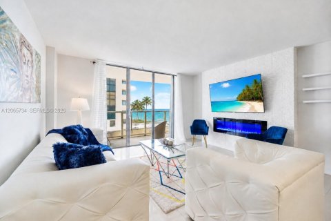 Condo in Miami Beach, Florida, 1 bedroom  № 2288765 - photo 23