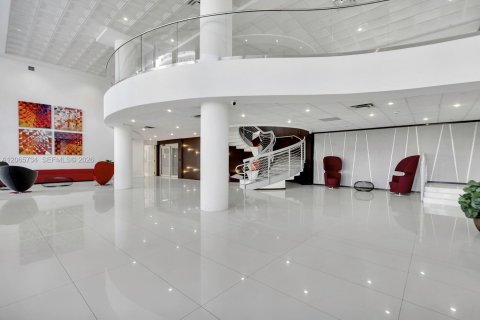 Condo in Miami Beach, Florida, 1 bedroom  № 2288765 - photo 10
