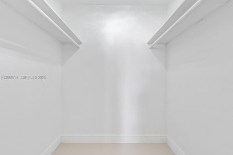 Condo in Miami Beach, Florida, 1 bedroom  № 2288765 - photo 28