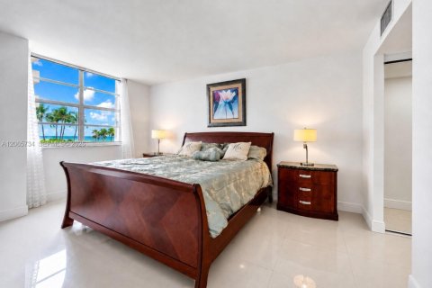 Condo in Miami Beach, Florida, 1 bedroom  № 2288765 - photo 26