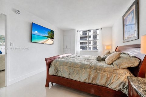Condo in Miami Beach, Florida, 1 bedroom  № 2288765 - photo 29