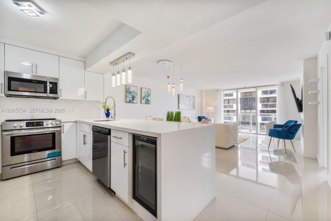 Condo in Miami Beach, Florida, 1 bedroom  № 2288765 - photo 16