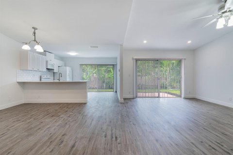Apartment in Delray Beach, Florida 3 bedrooms, 129.41 sq.m. № 2392025 - photo 3
