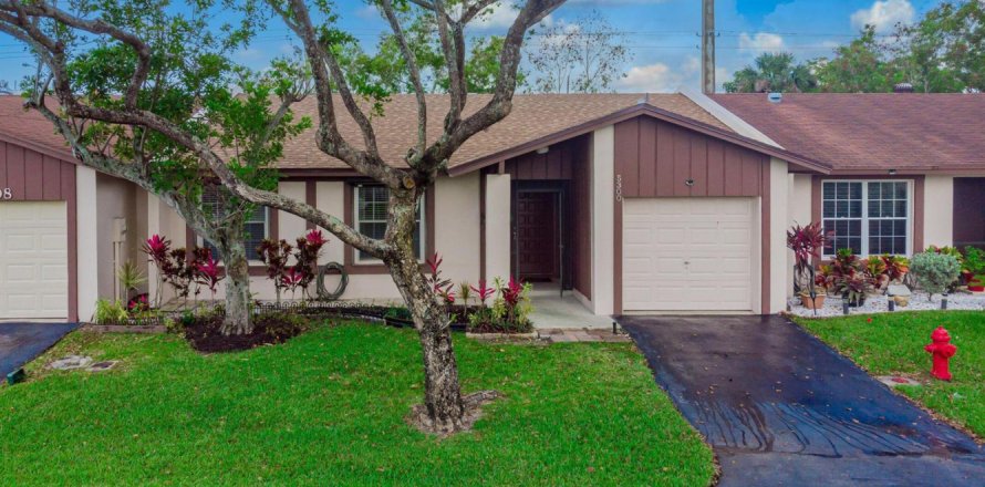 Apartment in Delray Beach, Florida 3 bedrooms, 129.41 sq.m. № 2392025