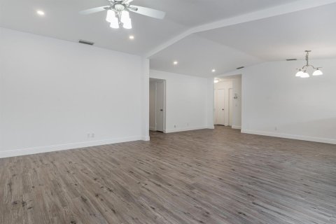 Apartment in Delray Beach, Florida 3 bedrooms, 129.41 sq.m. № 2392025 - photo 11