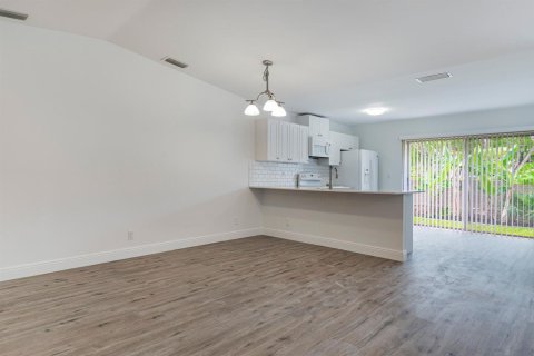 Apartment in Delray Beach, Florida 3 bedrooms, 129.41 sq.m. № 2392025 - photo 5