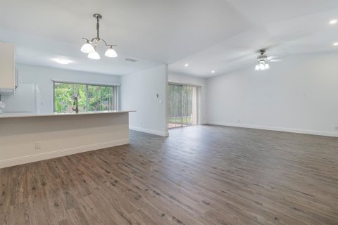 Apartment in Delray Beach, Florida 3 bedrooms, 129.41 sq.m. № 2392025 - photo 4