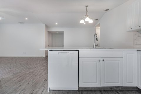 Apartment in Delray Beach, Florida 3 bedrooms, 129.41 sq.m. № 2392025 - photo 8