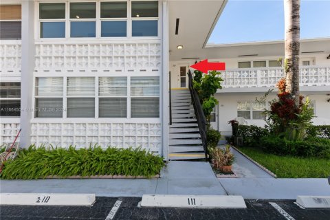 Copropriété à louer à Hallandale Beach, Floride: 2 chambres, 92.9 m2 № 1862874 - photo 24