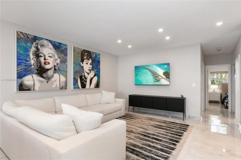 Copropriété à louer à Hallandale Beach, Floride: 2 chambres, 92.9 m2 № 1862874 - photo 1