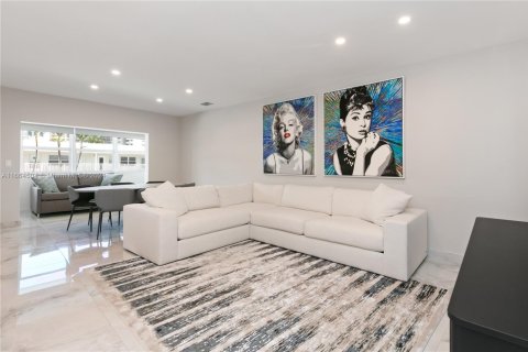 Copropriété à louer à Hallandale Beach, Floride: 2 chambres, 92.9 m2 № 1862874 - photo 13